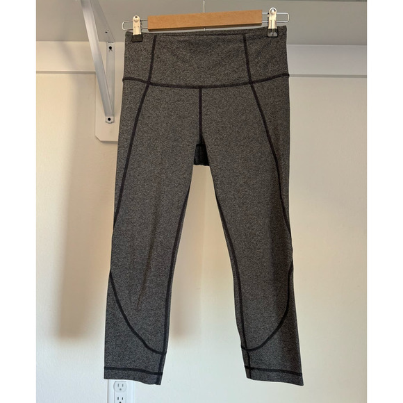 Athleta Grey‎ Cropped Leggings Size Small Super Soft - Picture 1 of 7